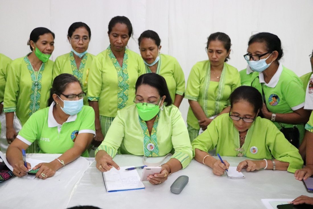 Photo of midwives at December 2021 meeting in Dili, Timor-Leste. 